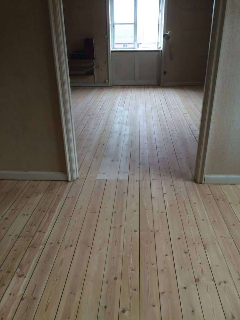 Nyt plankegulv i hus